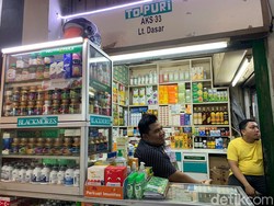 Pedagang Pasar Pramuka Rugi Ratusan Juta Gara-gara Obat Sirup Dilarang