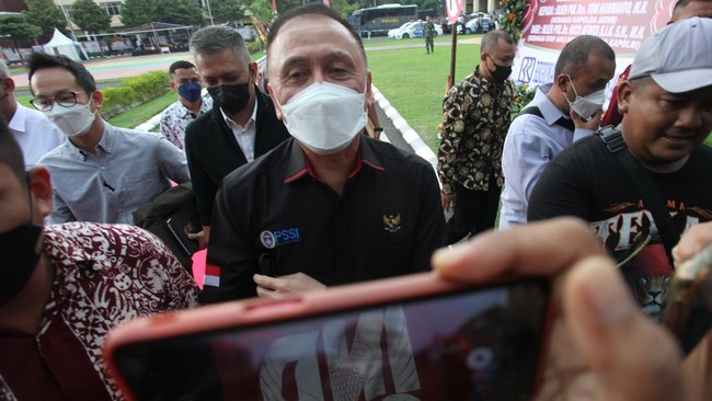 Keputusan Ketua Umum PSSI Mochamad Iriawan yang menyatakan bakal mempercepat Kongres Luar Biasa (KLB) PSSI menuai reaksi netizen.