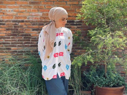 7 Potret Terbaru Putri Anne Istri Arya Saloka, Gaya Berhijabnya Bisa Jadi Inspirasi