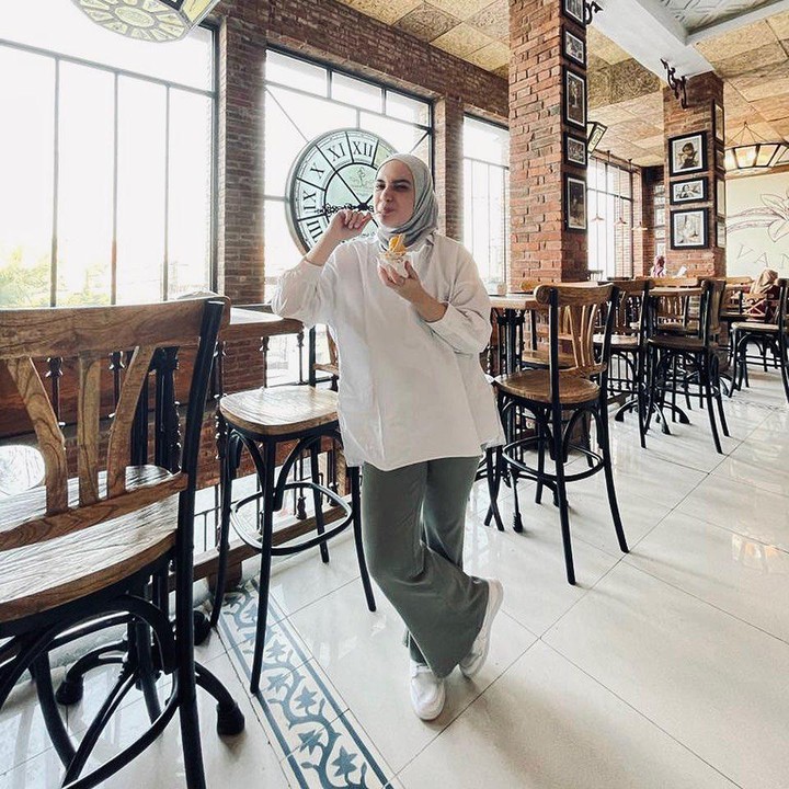 <p>Potret-potret Putri Anne dengan beragam OOTD-nya keren semua, nih. Kira-kira, model mana yang menurut Bunda paling oke untuknya? (Foto: Instagram @anneofficial1990)<br /><br /><br /></p>