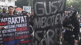 Ratusan Aremania Aksi Tuntut Usut Tuntas Tragedi Kanjuruhan di Malang