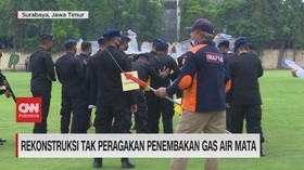 VIDEO: Rekonstruksi Tak Peragakan Penembakan Gas Air Mata ke Tribun