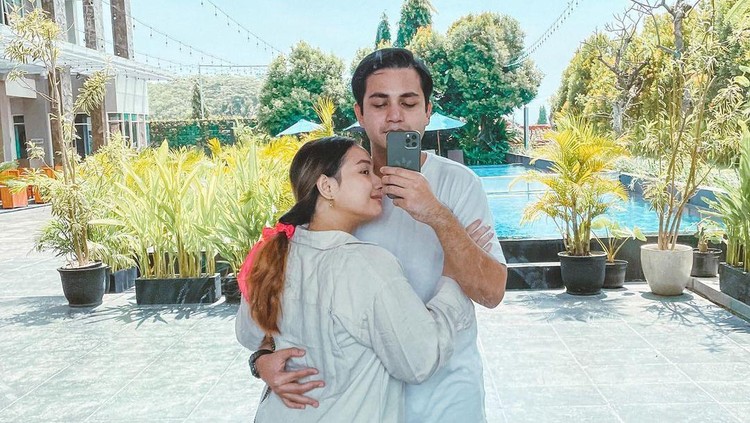 Rizky Alatas dan Adzana Bing Slamet