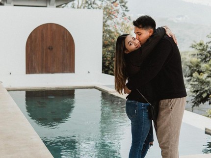 Sweet Banget, 5 Ayah Artis Ini Jadi Suami Penyayang saat Istri Insecure setelah Melahirkan