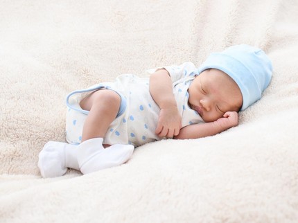 Seperti Apa Perkembangan Bayi 1 Bulan? Simak 5 Cara Menstimulasinya Bun