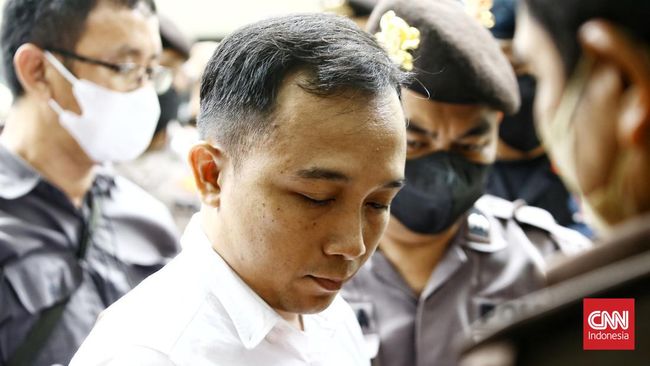 Terdakwa Bripka RR membawa dua ahli hukum pidana dalam sidang lanjutan pembunuhan berencana Brigadir J di rumah Ferdy Sambo.