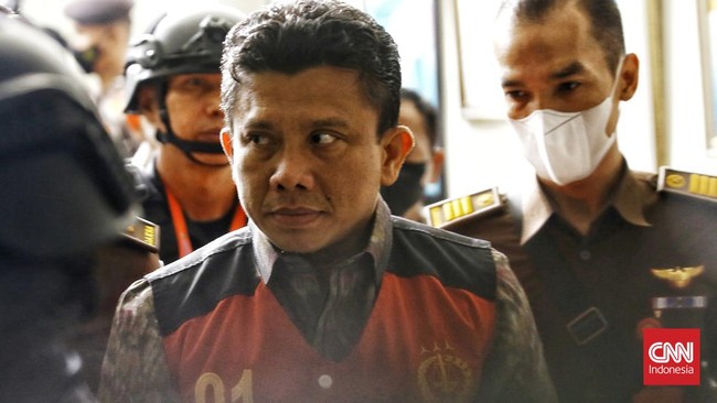 Ferdy Sambo mengaku pernah melaporkan hasil penyelidikan dugaan aliran dana dari tambang ilegal ke pejabat Polri. 