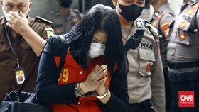 FOTO: Putri Candrawathi Berbaju Hitam di Sidang Kasus Brigadir J