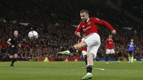 Alasan Kuat Ten Hag Mainkan Shaw Jadi Bek Tengah di MU