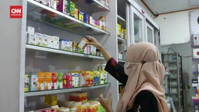 VIDEO: Penjual Obat di Pasar Pramuka Masih Jual Obat Batuk Sirup