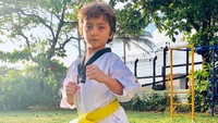 7 Potret AbRam Khan, Anak Bungsu Shah Rukh Khan yang Jago Taekwondo