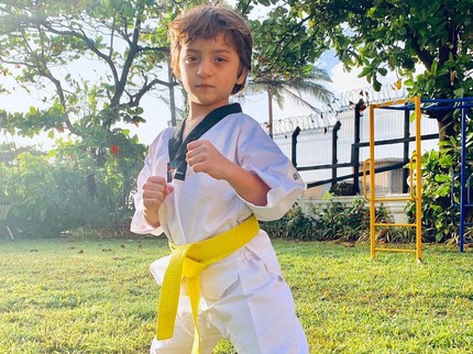 7 Potret AbRam Khan, Anak Bungsu Shah Rukh Khan yang Jago Taekwondo