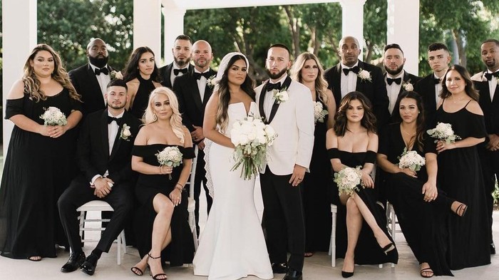 Dari Taylor Swift hingga Selena Gomez, Intip Gaya Selebriti Dunia Ketika Menjadi Bridesmaid! Dari Taylor Swift hingga Selena Gomez, Intip Gaya Selebriti Dunia Ketika Menjadi Bridesmaid!