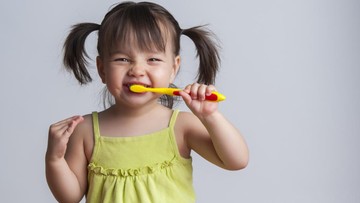 TIPS BAWA ANAK KE DOKTER GIGI PERTAMA KALI