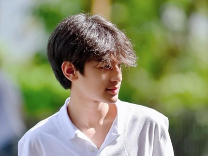 7 Potret Tampan Kenzy Anak Andre Taulany, Makin Mirip Ayahnya Nih Bun