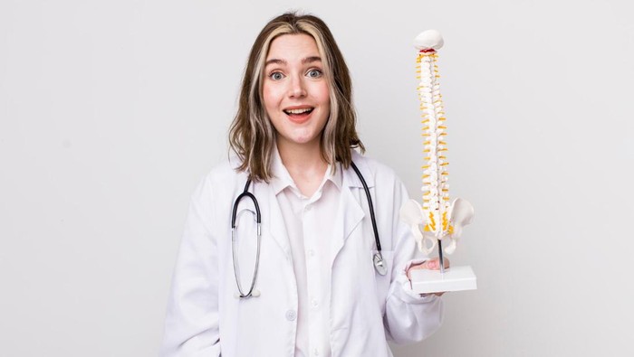 img-title Nggak Cuma Lansia, Usai Muda pun Rentan Alami Osteoporosis dan Ini Cara Mencegahnya!