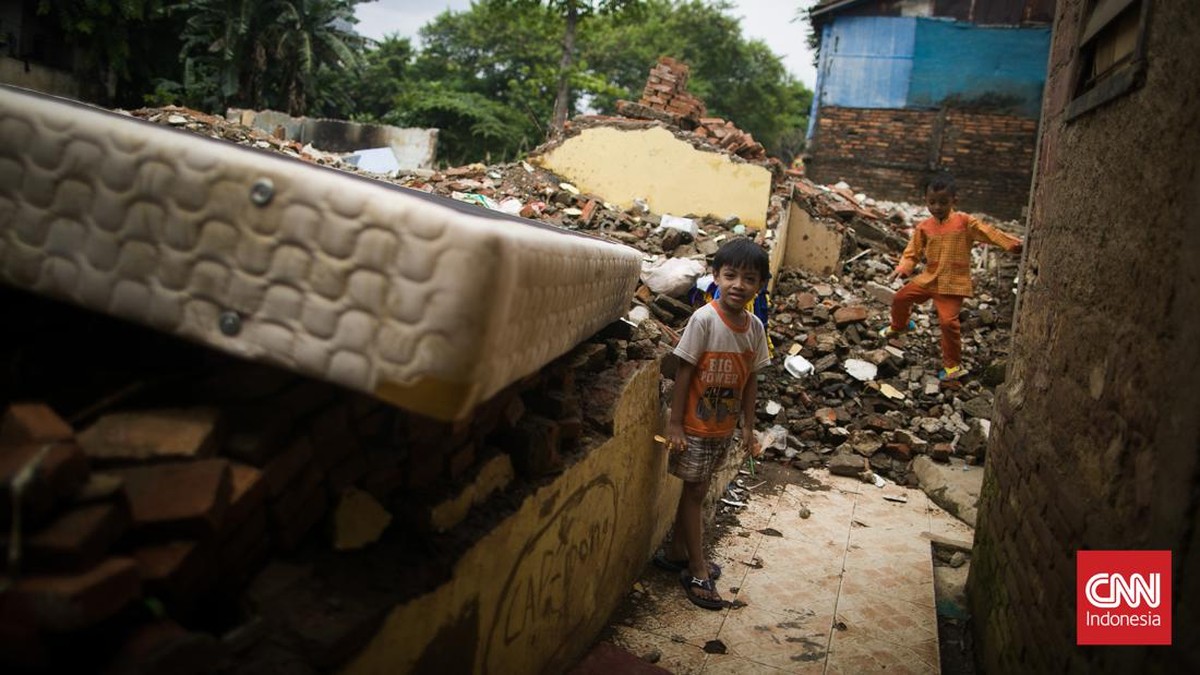 FOTO: Jejak Pembebasan Lahan demi Normalisasi Kali Ciliwung