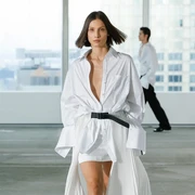 Trend Alert: Ide Baru Pakai Kemeja ala Koleksi Desainer di Musim Spring/Summer 2023