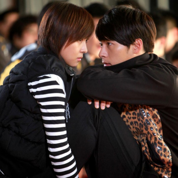 Menggabungkan genre fantasi dan komedi-romantis, Secret Garden menceritakan pertemuan antara CEO bernama Kim Joo Won (Hyun Bin) dan stuntwoman bernama Gil Ra Im (Ha Ji Won). Menggabungkan genre fantasi dan komedi-romantis, Secret Garden menceritakan pertemuan antara CEO bernama Kim Joo Won (Hyun Bin) dan stuntwoman bernama Gil Ra Im (Ha Ji Won).