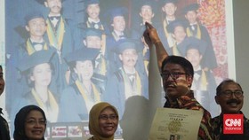 img-title Cerita Alumni Buktikan Jokowi Lulusan UGM, dari Mapala hingga Wisuda