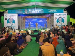 Pentas Ludruk, Gus Muhaimin Gergeran Bareng Ribuan Warga Nganjuk