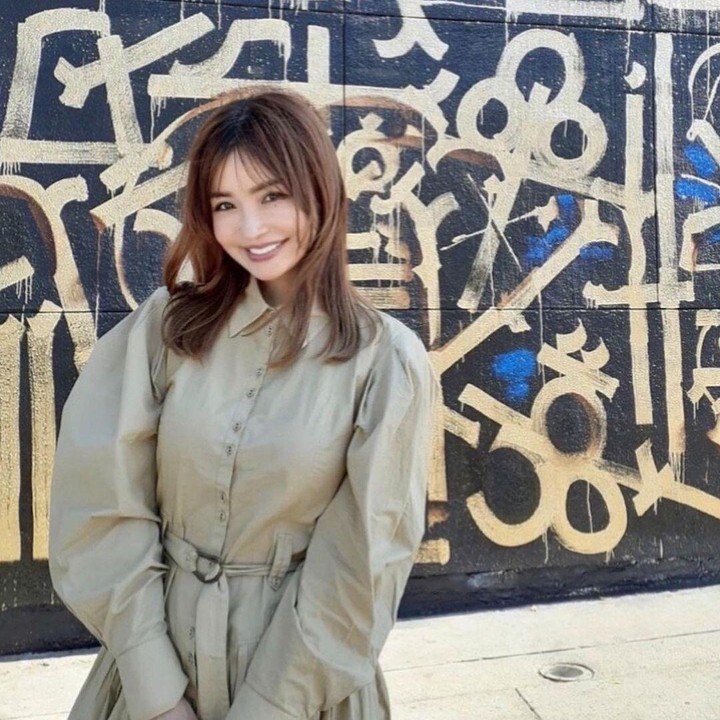 <p>Risa Hirako merupakan model asal Jepang yang sudah berusia 51 tahun. Ia mencuri perhatian karena parasnya yang awet muda. (Foto: Instagram @risa_hirako)</p>