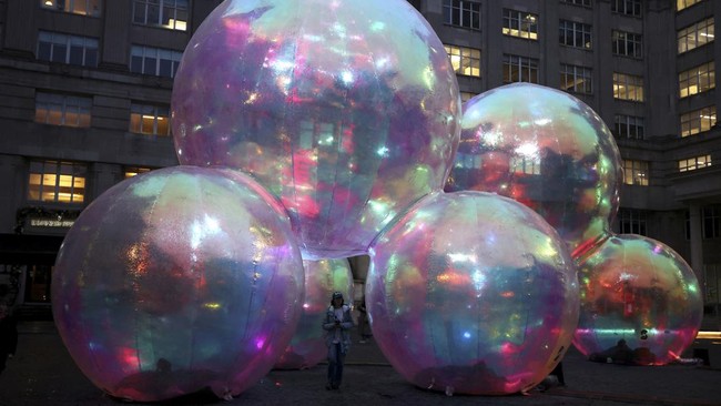 FOTO: Instalasi Festival River of Lights Warnai Liverpool