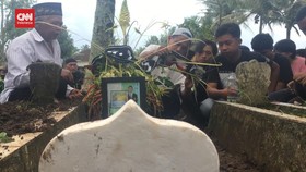 VIDEO: Dirawat 21 hari, Siswa SMU Korban Tragedi Kanjuruhan Tewas