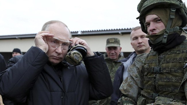 Presiden Rusia Vladimir Putin meyakini Amerika Serikat Cs tidak akan lagi menjadi hegemoni dunia dan tatanan dunia baru akan segera terbentuk.