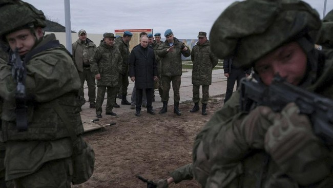 Pertempuran Ukraina vs Rusia kembali menjadi sorotan berita internasional pada Senin (7/2).