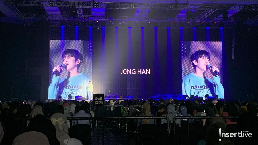 Buka Konser Jay B, Jonghan: Apa Kabar?