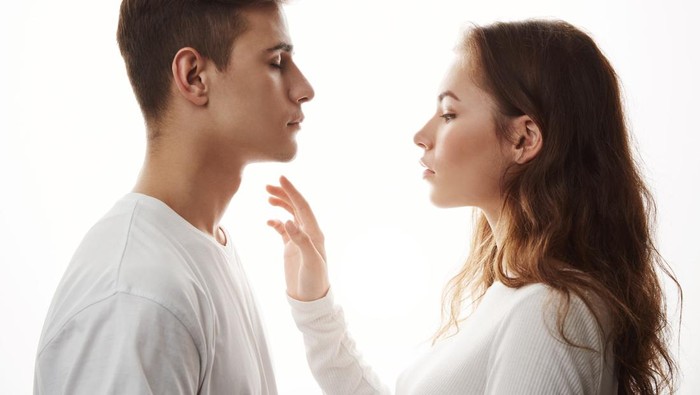 5 Alasan Ini Akan Membuatmu Terus Terjebak dalam Zona Pertemanan alias Friendzone!