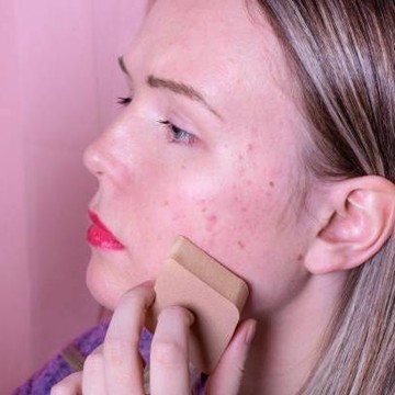 img-title 5 Daftar Kandungan Makeup yang Sebaiknya Dihindari oleh Kulit Berminyak dan Rentan Berjerawat