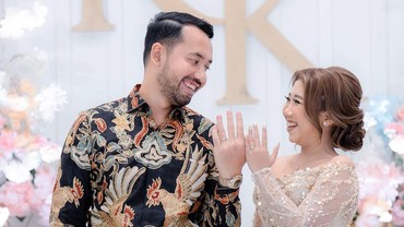img-title Kenal lewat Aplikasi Kencan, Ini Alasan Kiky Saputri Terima Lamaran Khairi