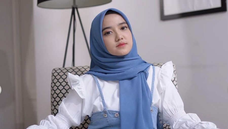 Keseruan Wirda Mansur Saat Belanja Buah dan Jajan Es Kopi