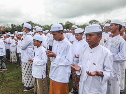 Sejarah Sarung yang Jadi Seragam Resmi di Apel Santri 2023