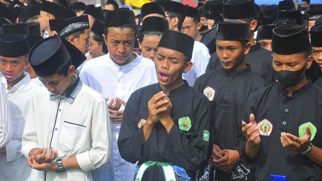 FOTO: Kirab dan Pawai Hari Santri di Berbagai Sudut Indonesia