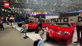 VIDEO: Aksi Protes Aktivis Iklim dan Lingkungan di Paris Motor Show 22