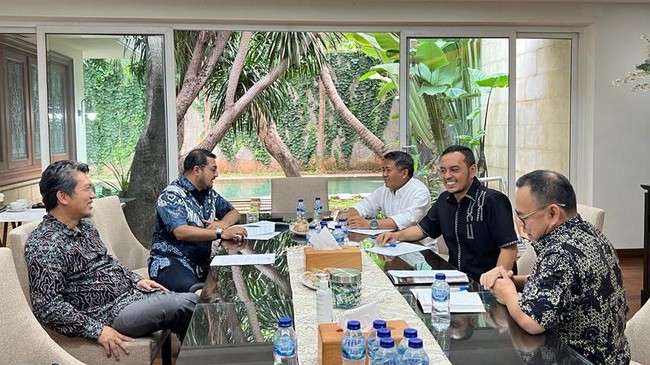 Partai Demokrat dan PKS disebut belum menyepakati usulan Partai NasDem untuk mendeklarasikan koalisi mereka pada 10 November mendatang.