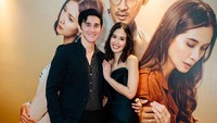 <p>Vino Bastian dan Marsha Timothy menjadi pasangan selebriti Tanah Air yang jauh dari gosip miring ya, Bunda? (Foto: Instagram @vinogbastian__)<br /><br /><br /></p>
