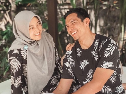 7 Potret Keluarga Adrian Maulana dan Dessy Ilsanti, Menikah 21 Th dan Selalu Adem Ayem