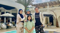 <p>Keluarga Adrian Maulana dan Dessy Ilsanty selalu terlihat harmonis dengan kehadiran dua buah hati. Di sela-sela kesibukan, Adrian kerap mengajak keluarga kecilnya menghabiskan <em>quality time.</em> (Foto: Instagram @adrianmaulana)</p>