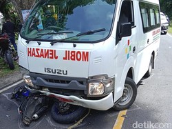 Ambulans Bawa Jasad Bayi Vs 3 Motor di Pangandaran, 1 Orang Tewas