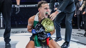 ONE 162: Di Bella Juara Kickboxing, Eko Roni Catat Rekor Baru