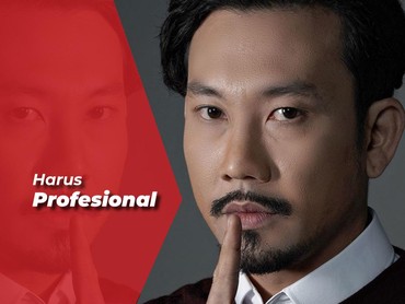 img-title Lakukan Ciuman dengan Jessica Mila, Denny Sumargo: Awkward Banget