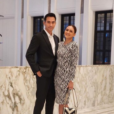 Kebiasaan Unik Darius Sinathrya Saat Donna Agnesia Tidur