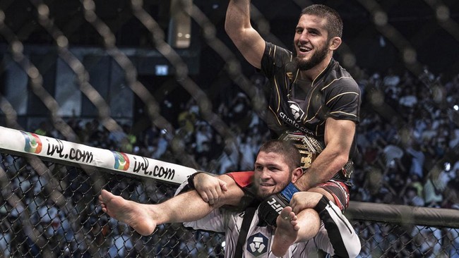 Ajang UFC 311 tak ubahnya seperti ajang Khabib Nurmagomedov 'bayar utang' kepada Islam Makhachev dan Umar Nurmagomedov.