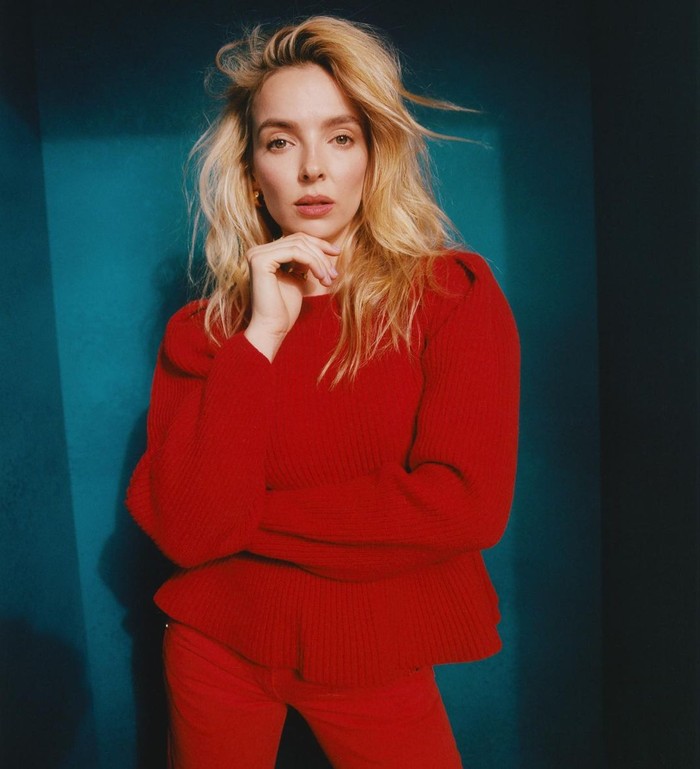 Perempuan berusia 29 tahun itu adalah aktris asal Inggris. Menjadi populer berkat perannya sebagai pembunuh psikopat di serial 'Killing Eve'./Foto: Instagram @jodiemcomer