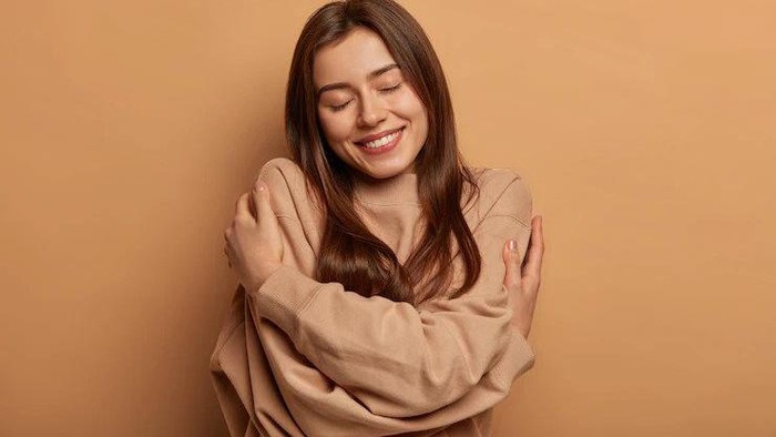 Perempuan yang diam-diam kuat selalu mencintai dan menghargai diri sendiri