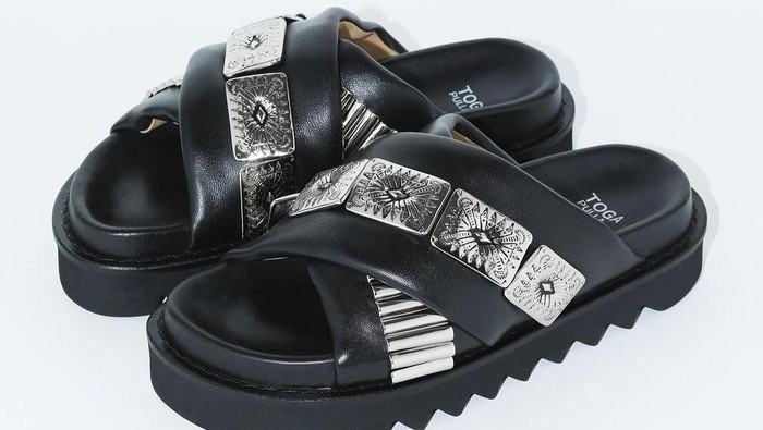 Deretan Brand Fashion Jepang Ini Sering Terlihat Dipakai Anak Jaksel, Tertarik Punya?